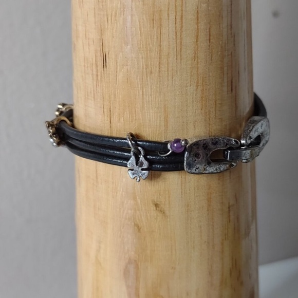 Lucky 🍀 Brand Flower Bracelet EUC - Picture 5 of 10